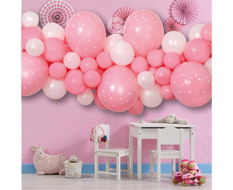 rožinė balionų girlianda