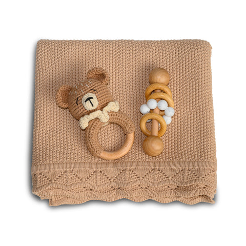 kūdikiui žaislas apnertas žaisliukas rankų darbo dovana dovanų rinkinys pledas pledukas barškutis