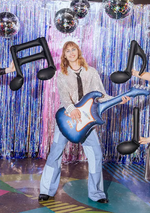 Folinis balionas Gitara tamsiai mėlynas 105 cm
Tamsiai mėlynas gitaros formos folinis balionas
Folinis gitaros balionas su holografinėmis detalėmis