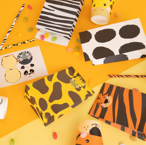 safari gyvunai gimtadienis tema skanestu maiseliai sveciams dovaneles dovanos